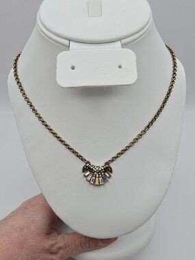 Sweet Romance Art Deco Aurora Scallop Shell Ocean Necklace - EUC